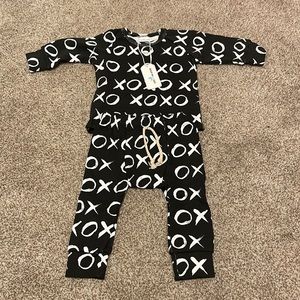 NWT XOXO print set